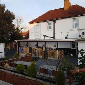 https://the-swan-inn-london.brighton-hotels-england.com